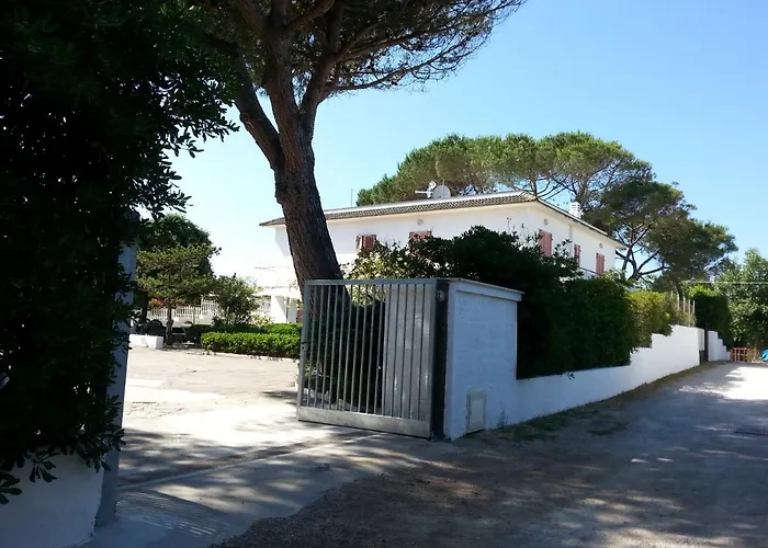 Appartamento In Villa Valentini, Fronte Mare, Giardino E Parcheggio Privato, Wifi, Dotato Di Tutti I Confort, Nel Golfo Di Gaeta