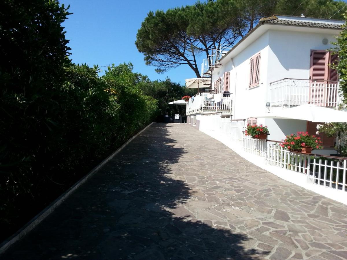 Valentini: Beachfront Comfort With Garden And Private Parking * Minturno