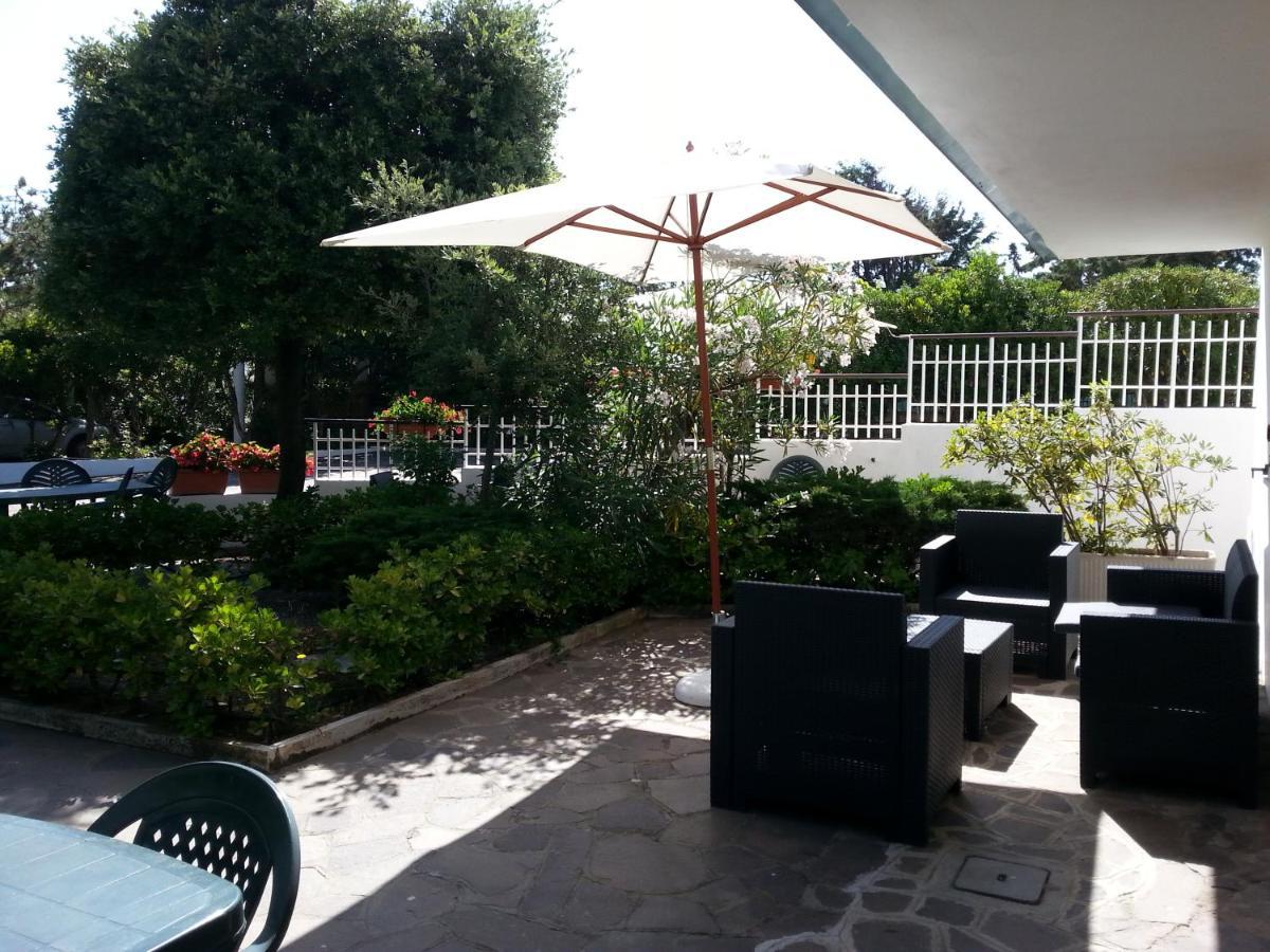 Valentini: Beachfront Comfort With Garden And Private Parking Apartment *