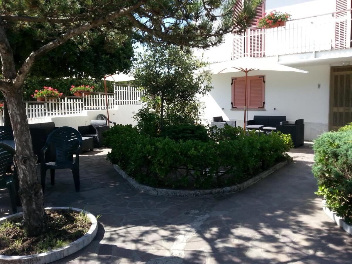 Valentini: Beachfront Comfort With Garden And Private Parking * Minturno