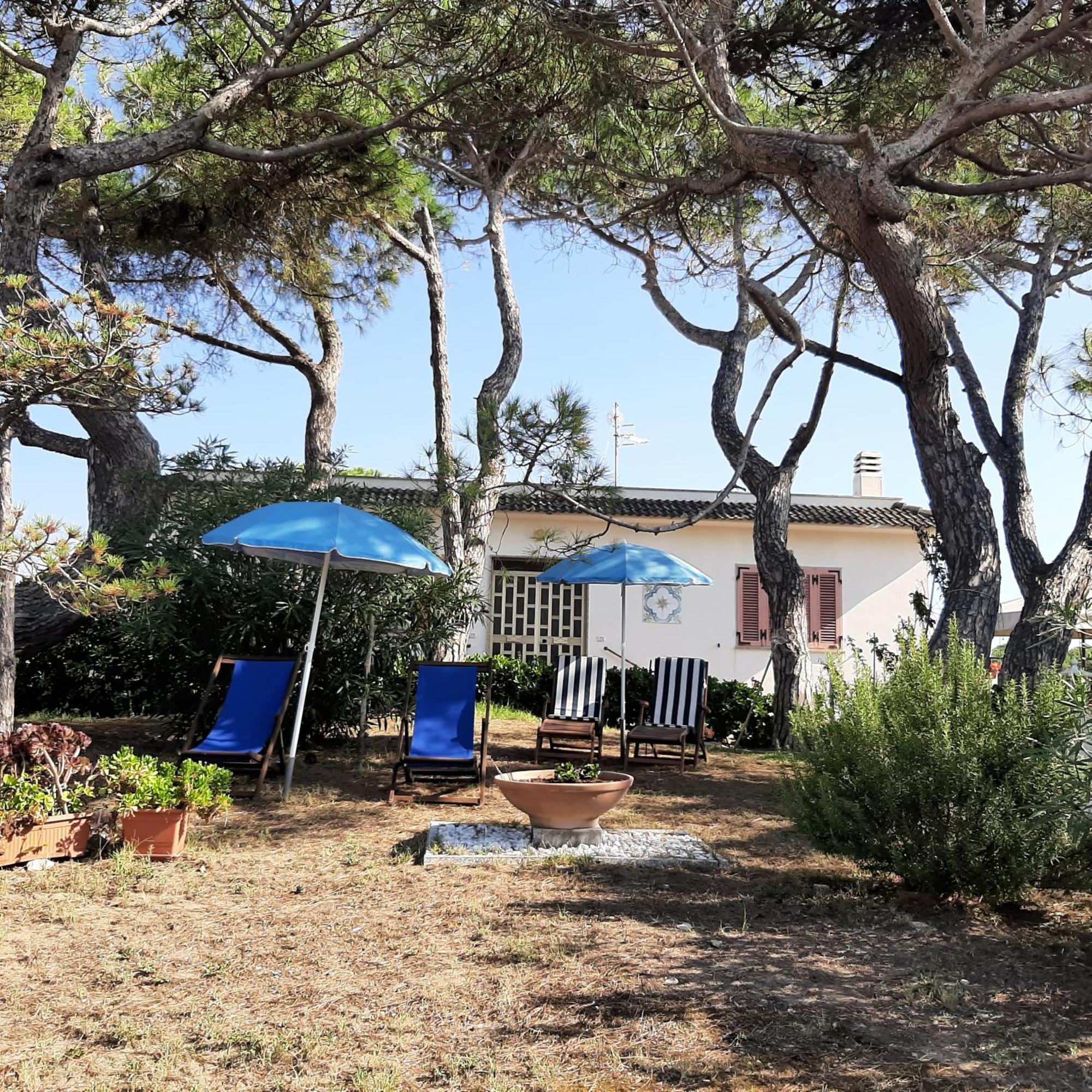 Apartment Valentini: Beachfront Comfort With Garden And Private Parking