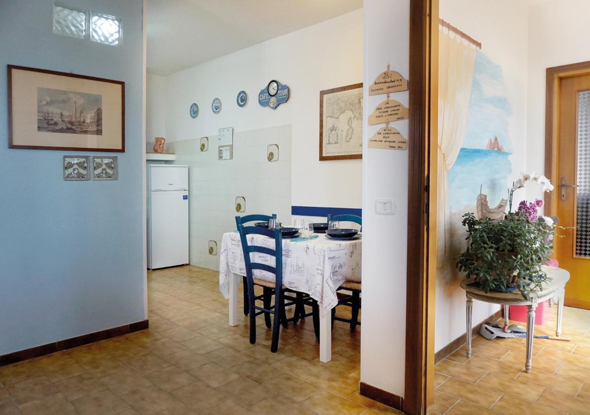 Valentini: Beachfront Comfort With Garden And Private Parking