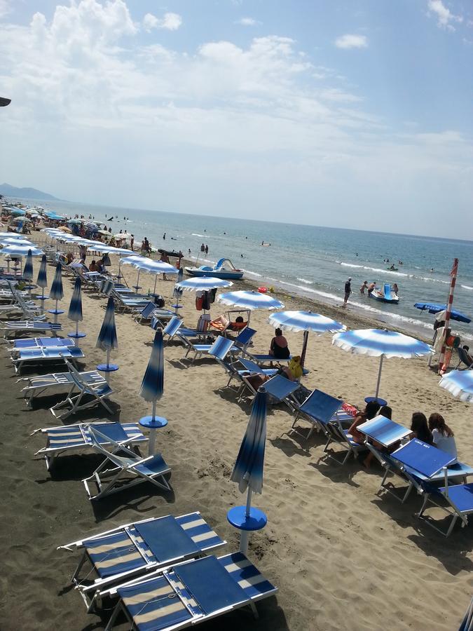 Valentini: Beachfront Comfort With Garden And Private Parking Apartment