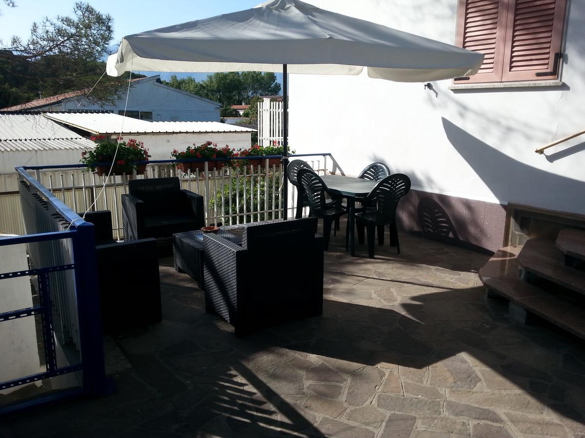 Valentini: Beachfront Comfort With Garden And Private Parking *